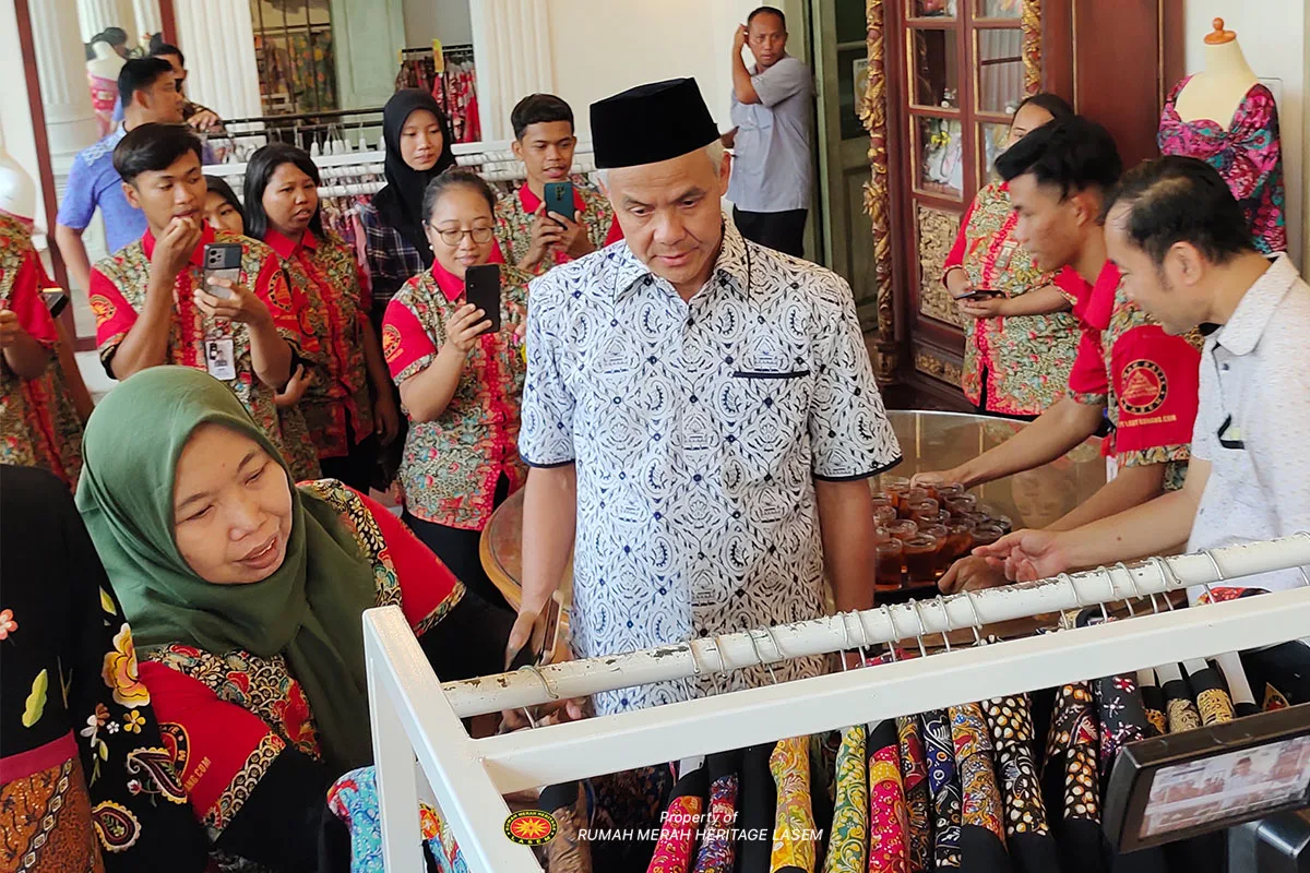 Ganjar Pranowo (lahir 28 Oktober 1968) adalah seorang politisi mantan Gubernur Jawa Tengah dua periode sejak 23 Agustus 2013-5 September 2023.